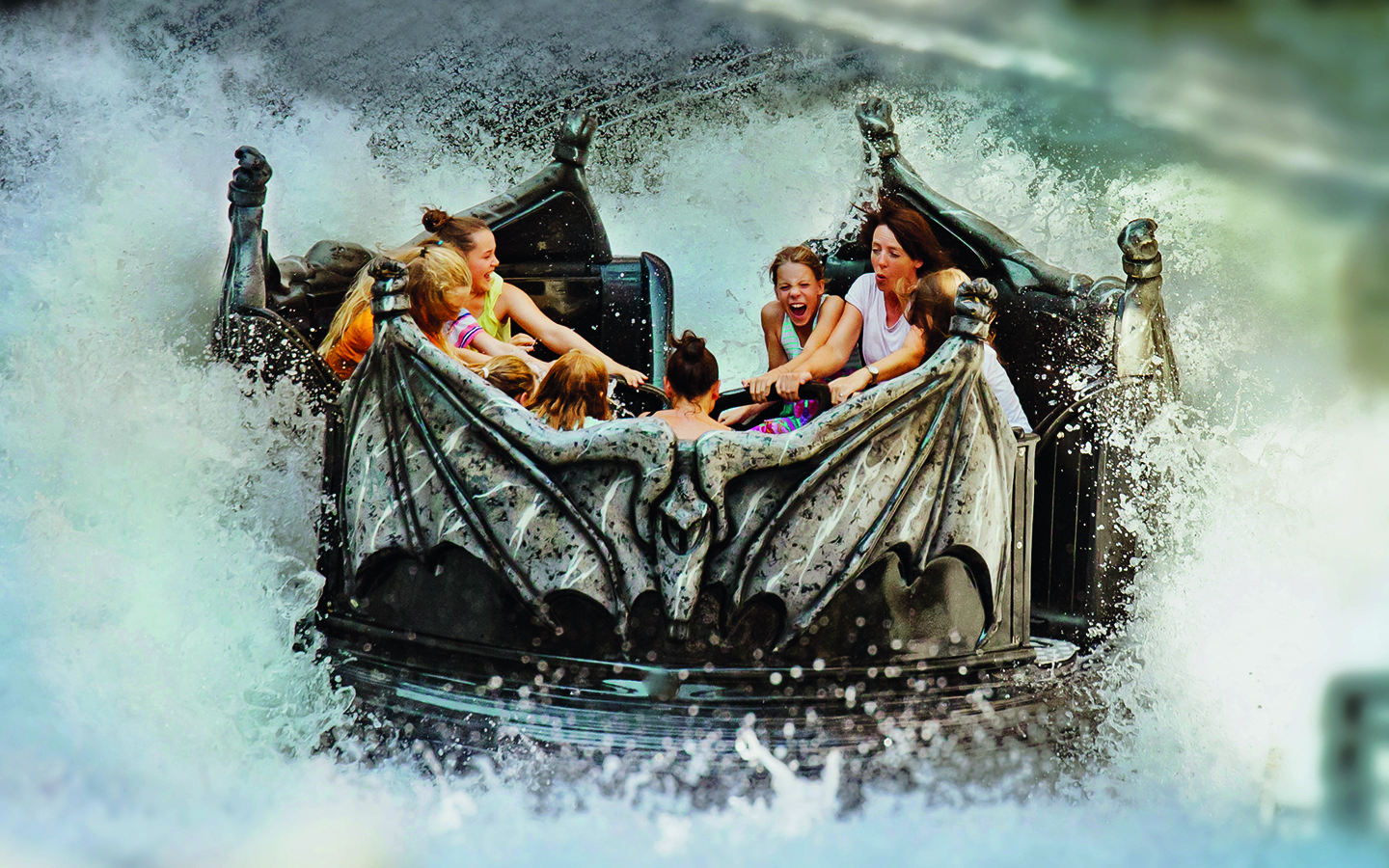 Phantasialand - Urlaubsfeeling in sechs lebendigen Themenwelten