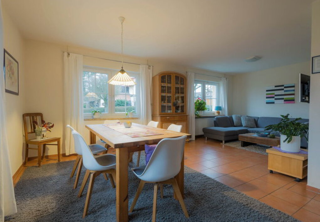 Schöner Wohn-Ess-Küchenbereich-Rose